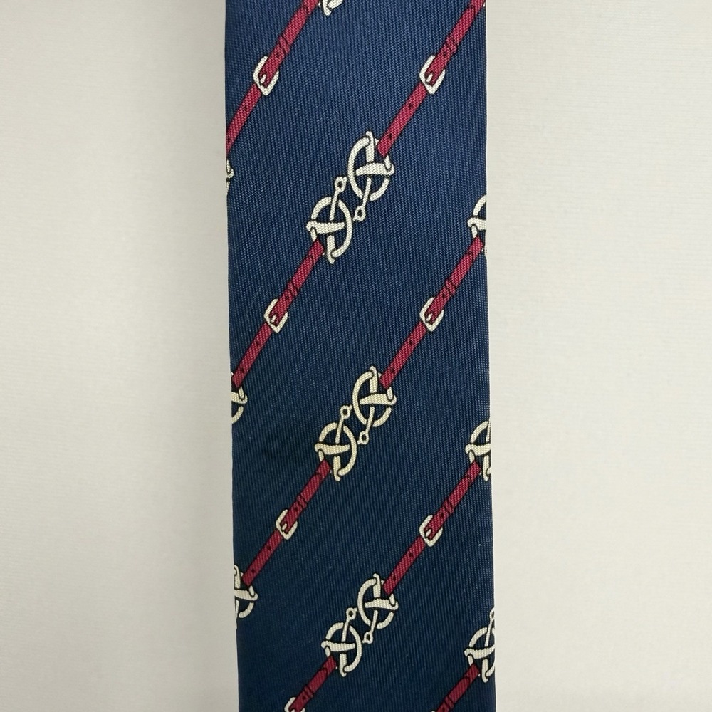 Hermes Men's Tie Equestrian Chain Links Navy & Red Silk 7211 UA 3" (W) x 57" (L) - Picture 8 of 8
